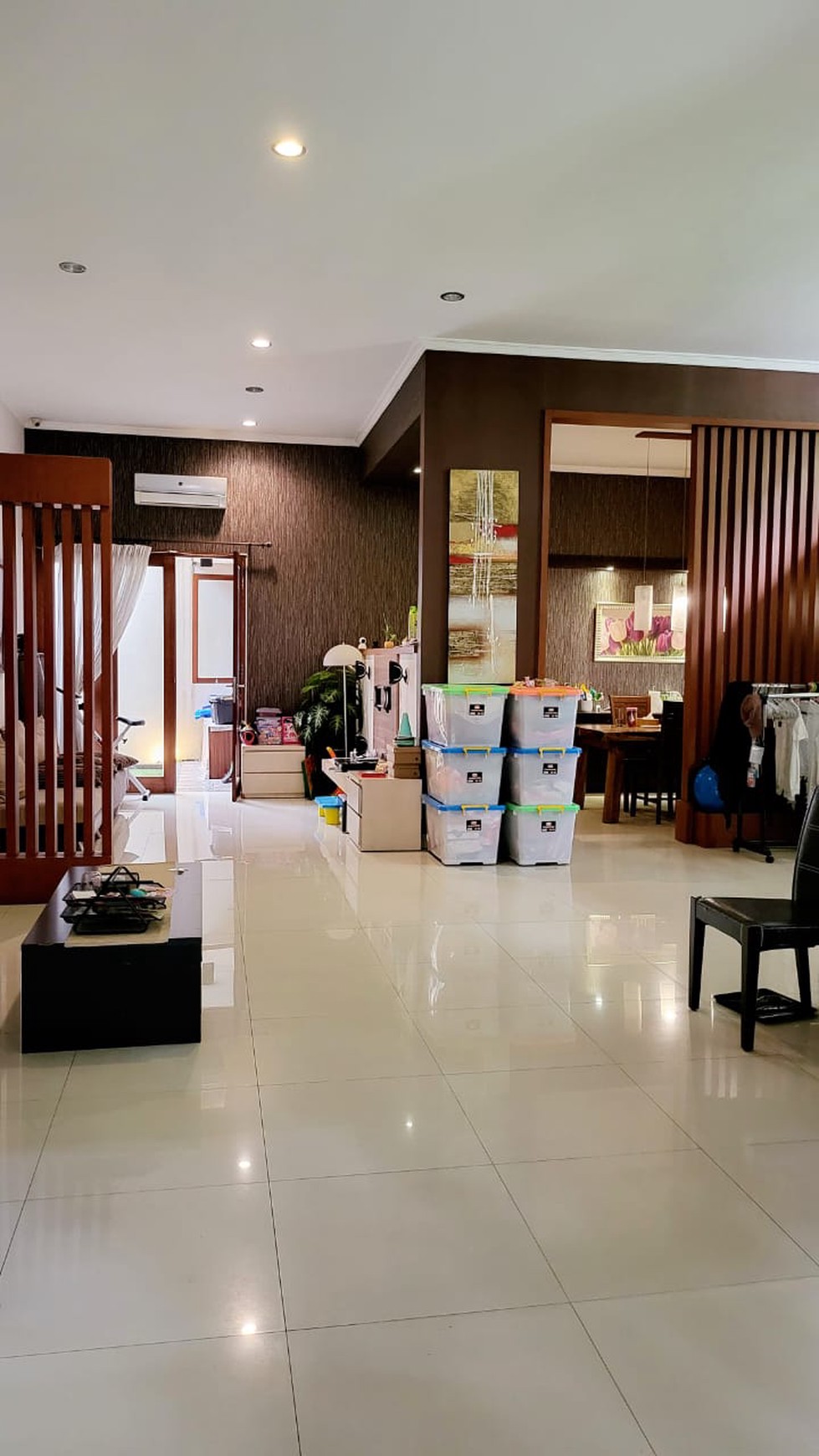 Dijual harga bagus 2,95 M Rumah Villa Minimalis posisi Hook di Kencana Loka BSD City