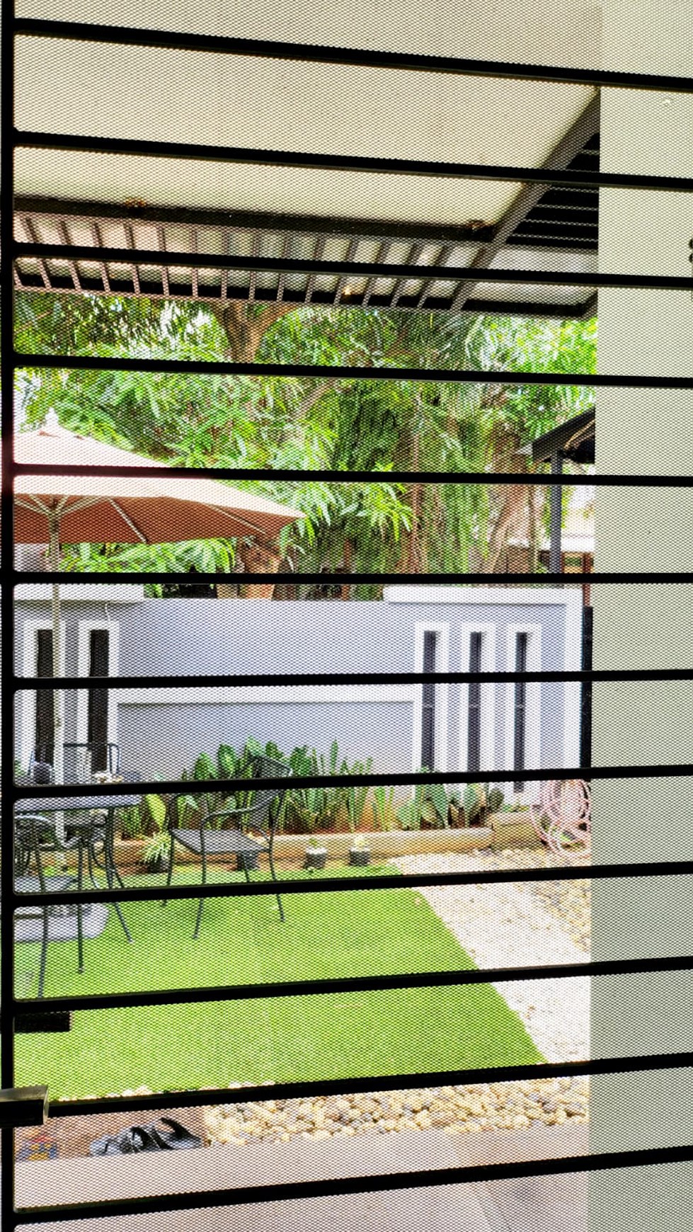 Dijual harga bagus 2,95 M Rumah Villa Minimalis posisi Hook di Kencana Loka BSD City