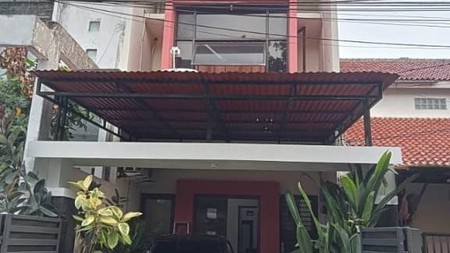 Rumah Bagus, Rapih dan Apik siap huni di Kebayoran Baru