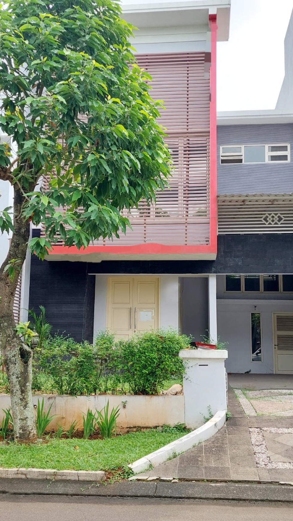 Dijual Rumah Siap Huni di PHG Cluster Sapphire Gading Serpong