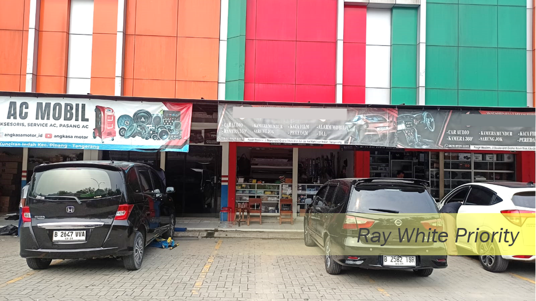 Kios di Pasar Modern Graha Raya