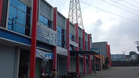 Ruko 2 lantai Lokasi Strategis Dekat Pasar Karang Jati Semarang 