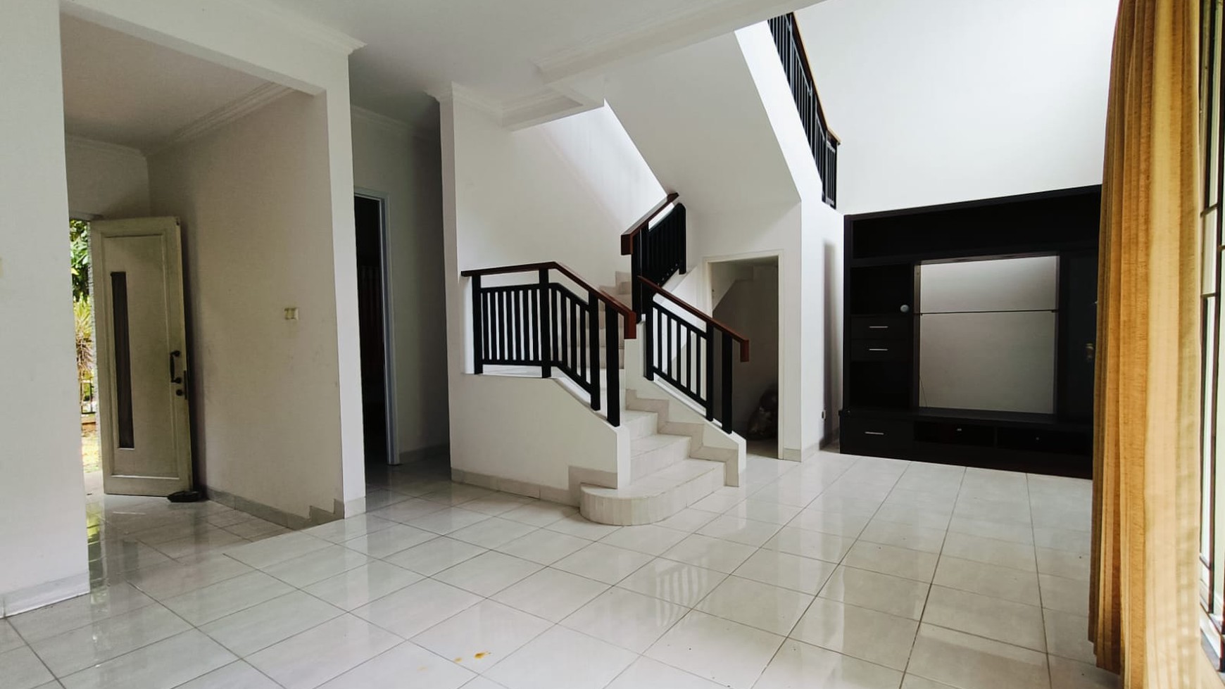 Dijual Cepat ! Rumah 200m .Grand wisata