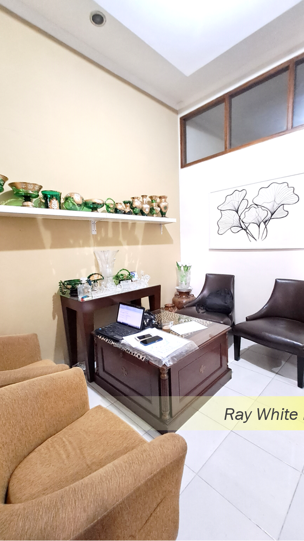 Rumah 3,5 Lantai Semi-Furnished di Kebayoran Baru, Jakarta Selatan