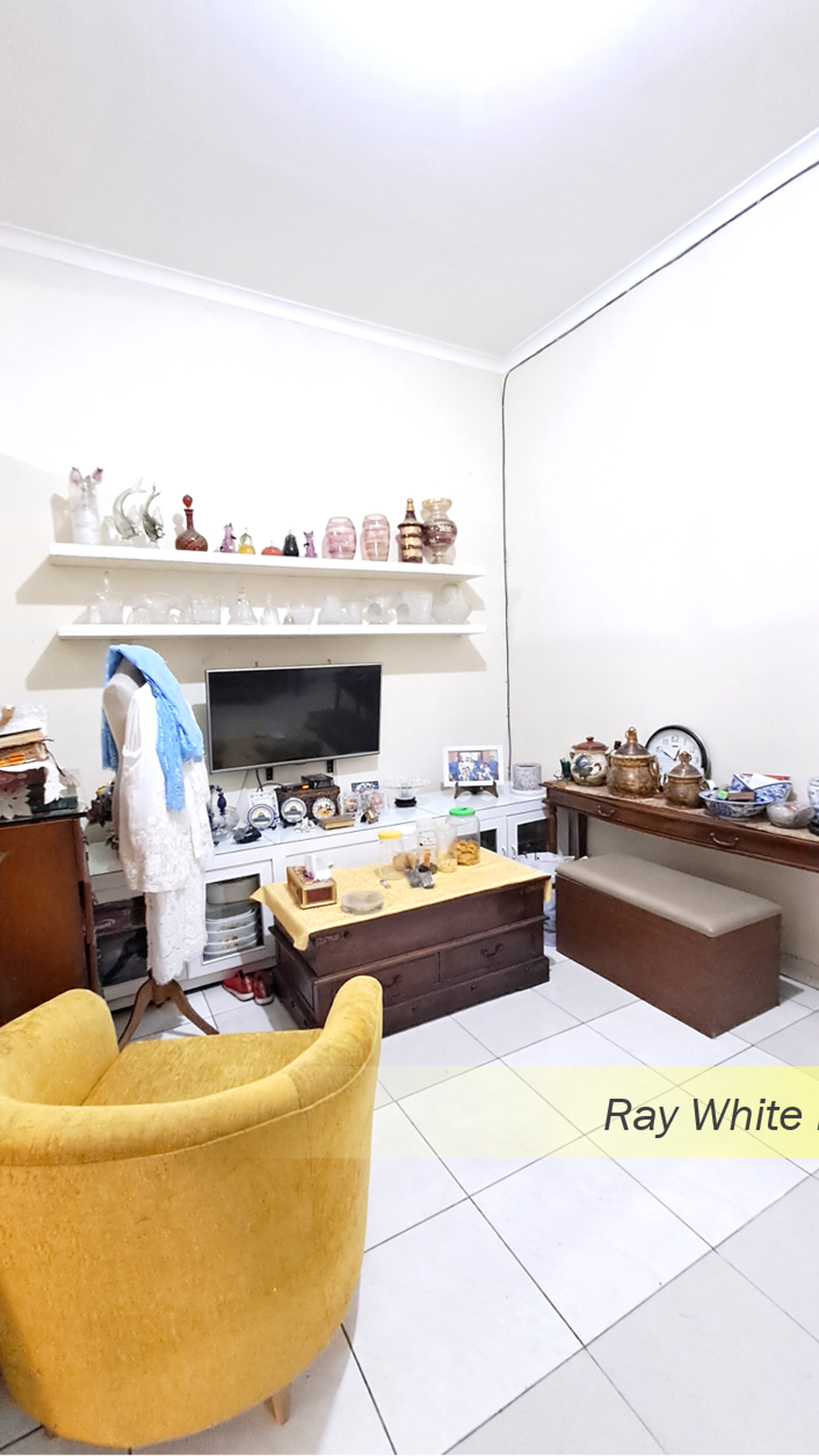 Rumah 3,5 Lantai Semi-Furnished di Kebayoran Baru, Jakarta Selatan