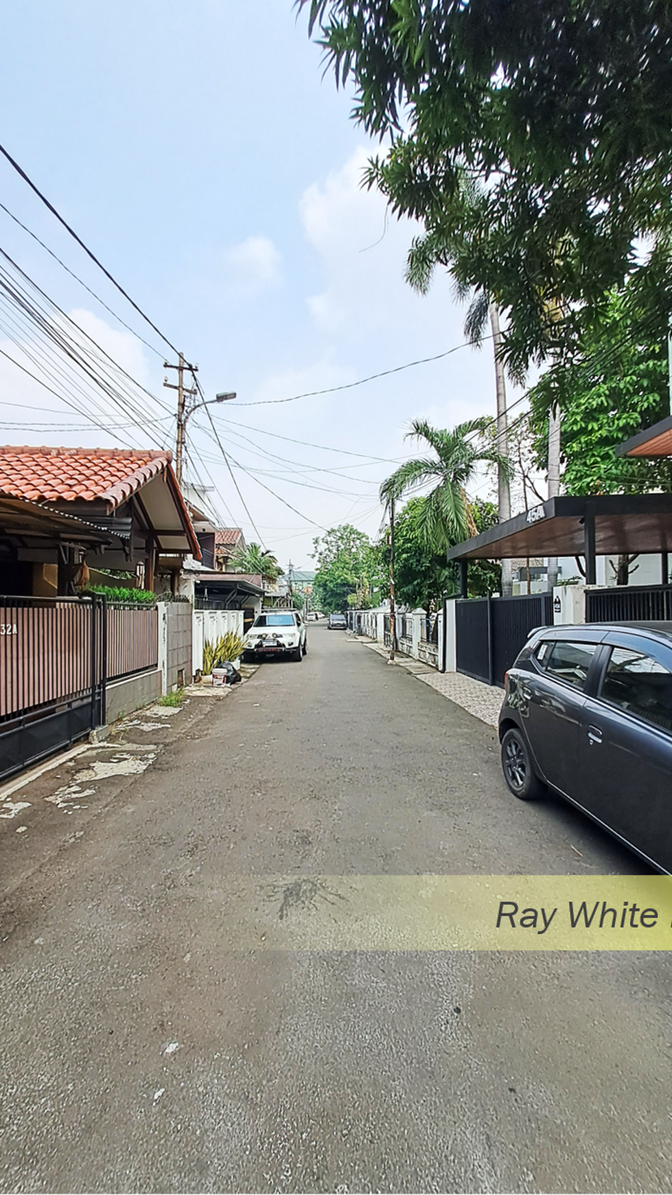 Rumah 3,5 Lantai Semi-Furnished di Kebayoran Baru, Jakarta Selatan