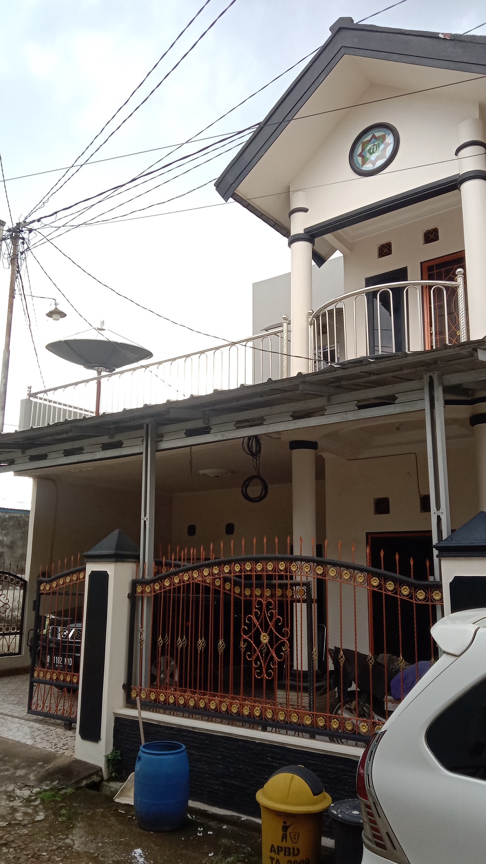 DIJUAL RUMAH Padat penduduk 