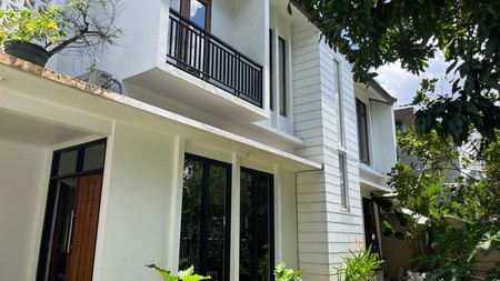 Rumah Keren Diarea Bintaro Jaya Sektor 9, Dekat Stasiun KA & Toll