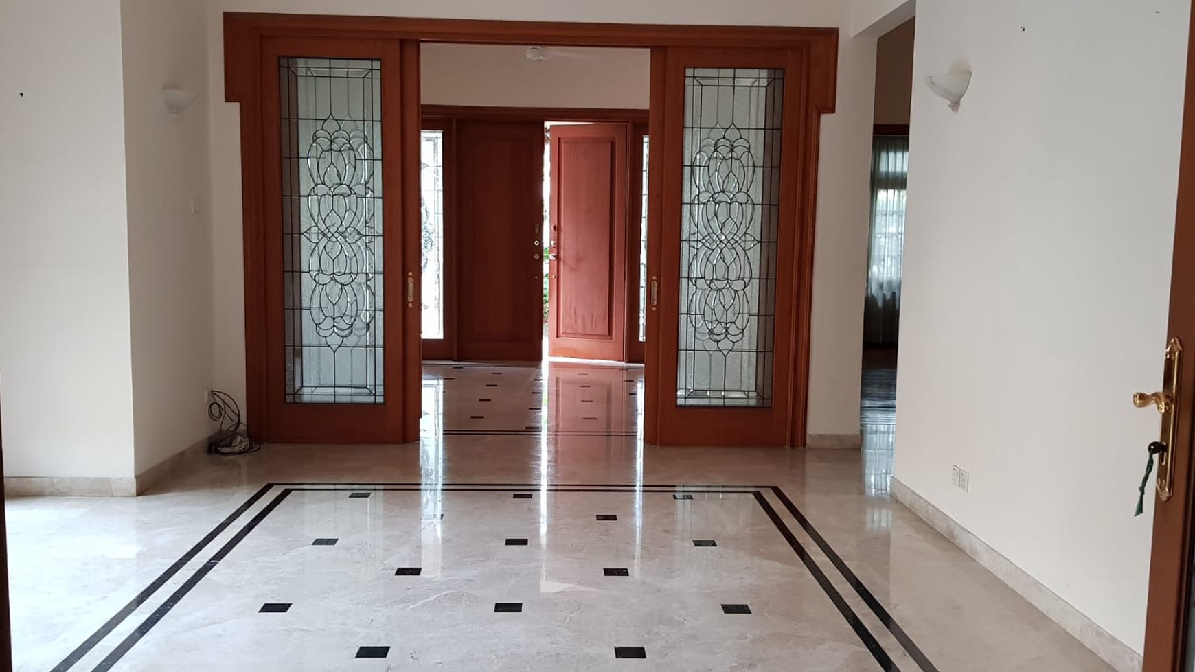 Rumah Hitung Tanah Area Cipete