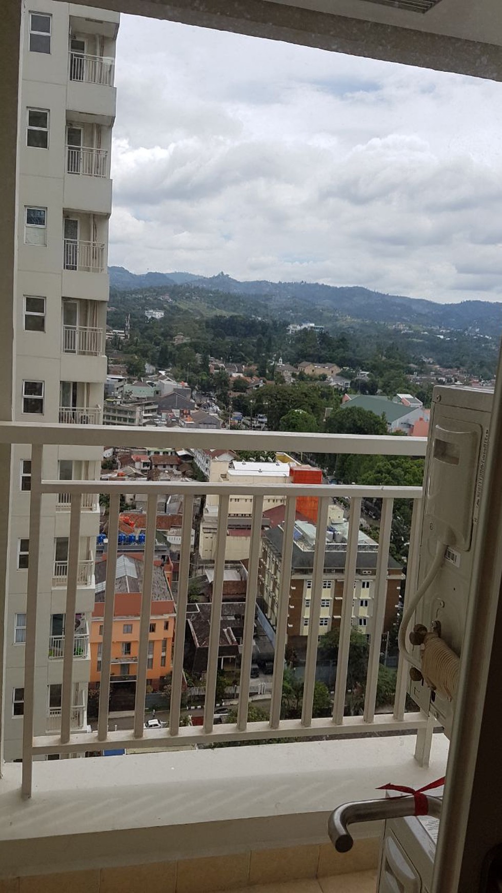 Apartment Parahyangan Residence Lantai 23, 2 BR Siap Huni