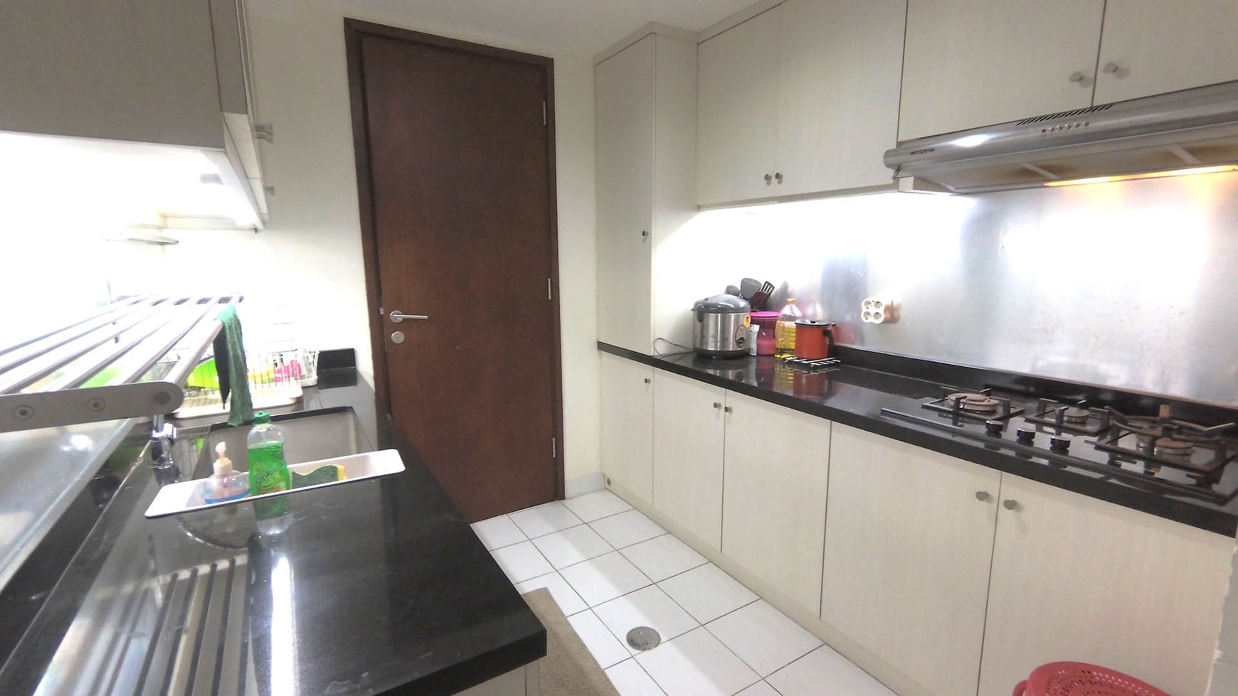 Apartemen Lantai Rendah Sherwood Twr Wellington Kelapa Gading, Luas 161m2