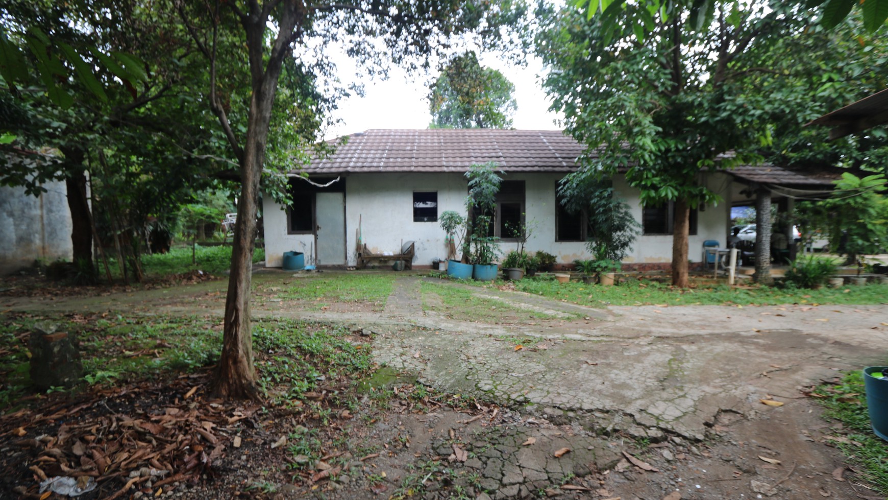 Dijual Rumah Nyaman & Strategis di Pondok Gede Raya dekat Tol Jagorawi,  Cocok untuk dibangun Rumah Mewah, Town House, Gedung Kantor / Land For Sale in Pondok Gede