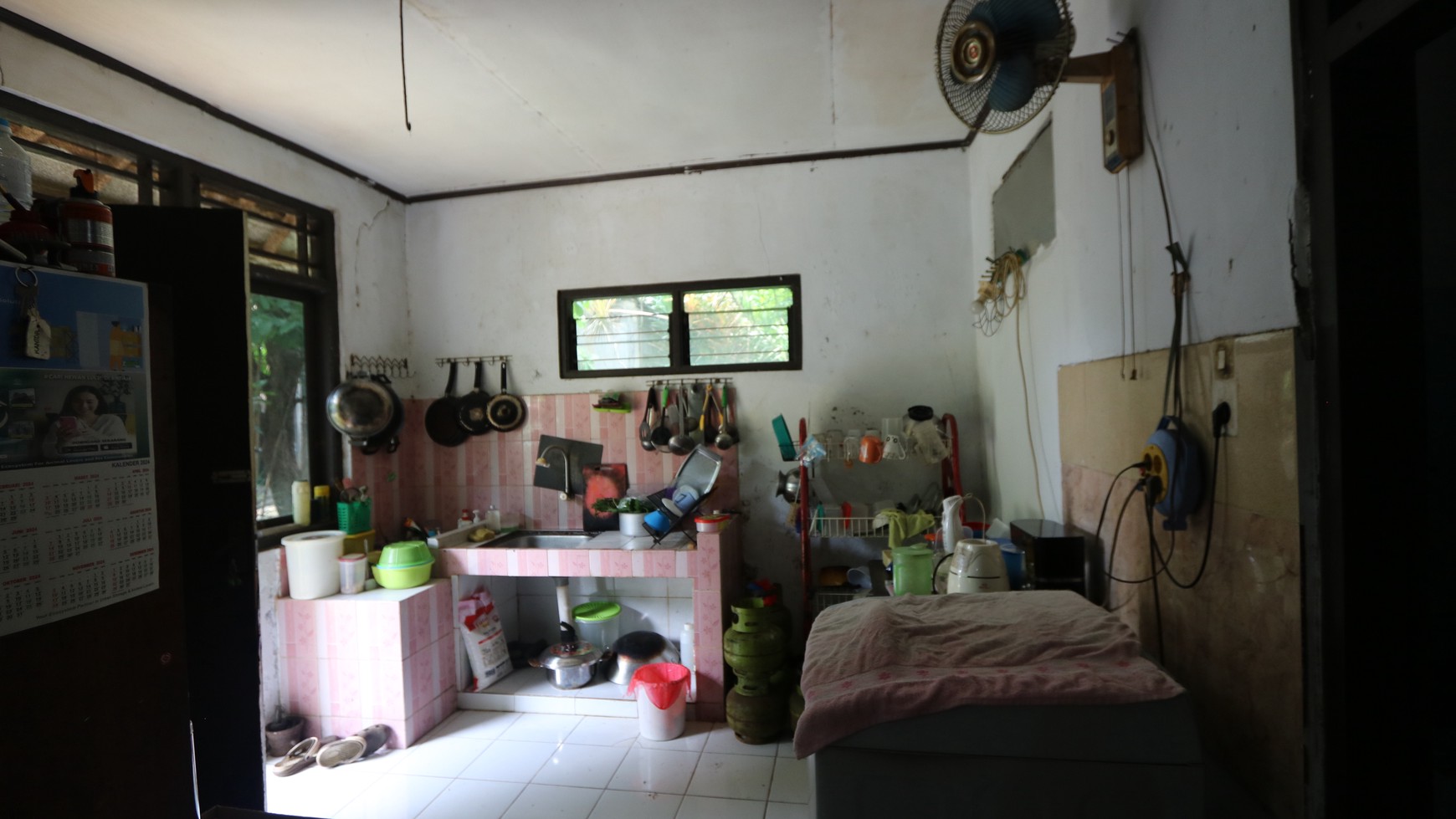 Dijual Rumah Nyaman & Strategis di Pondok Gede Raya dekat Tol Jagorawi,  Cocok untuk dibangun Rumah Mewah, Town House, Gedung Kantor / Land For Sale in Pondok Gede