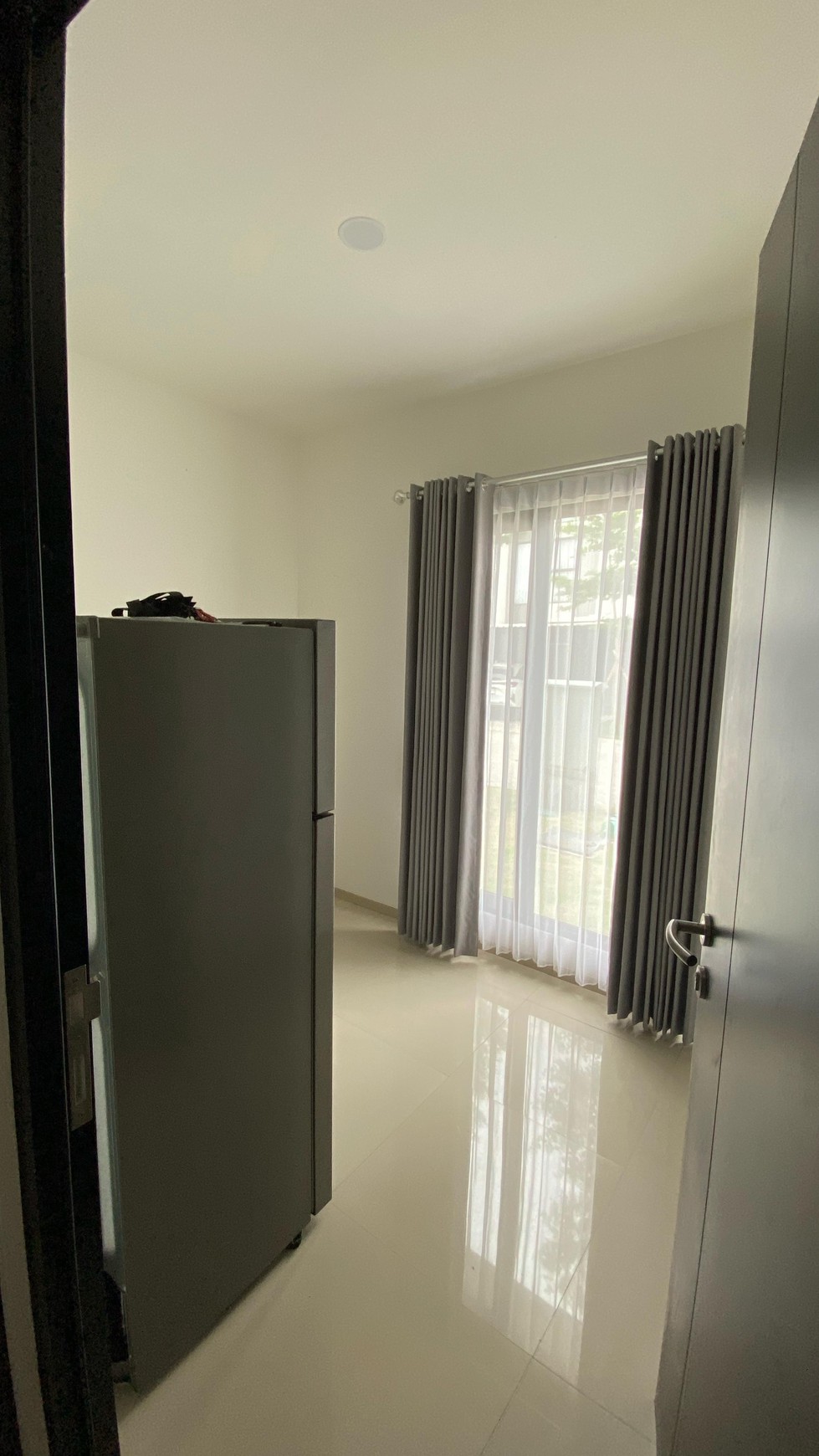 Rumah Baru Semi Furnished Siap Huni SHM Surabaya Timur 