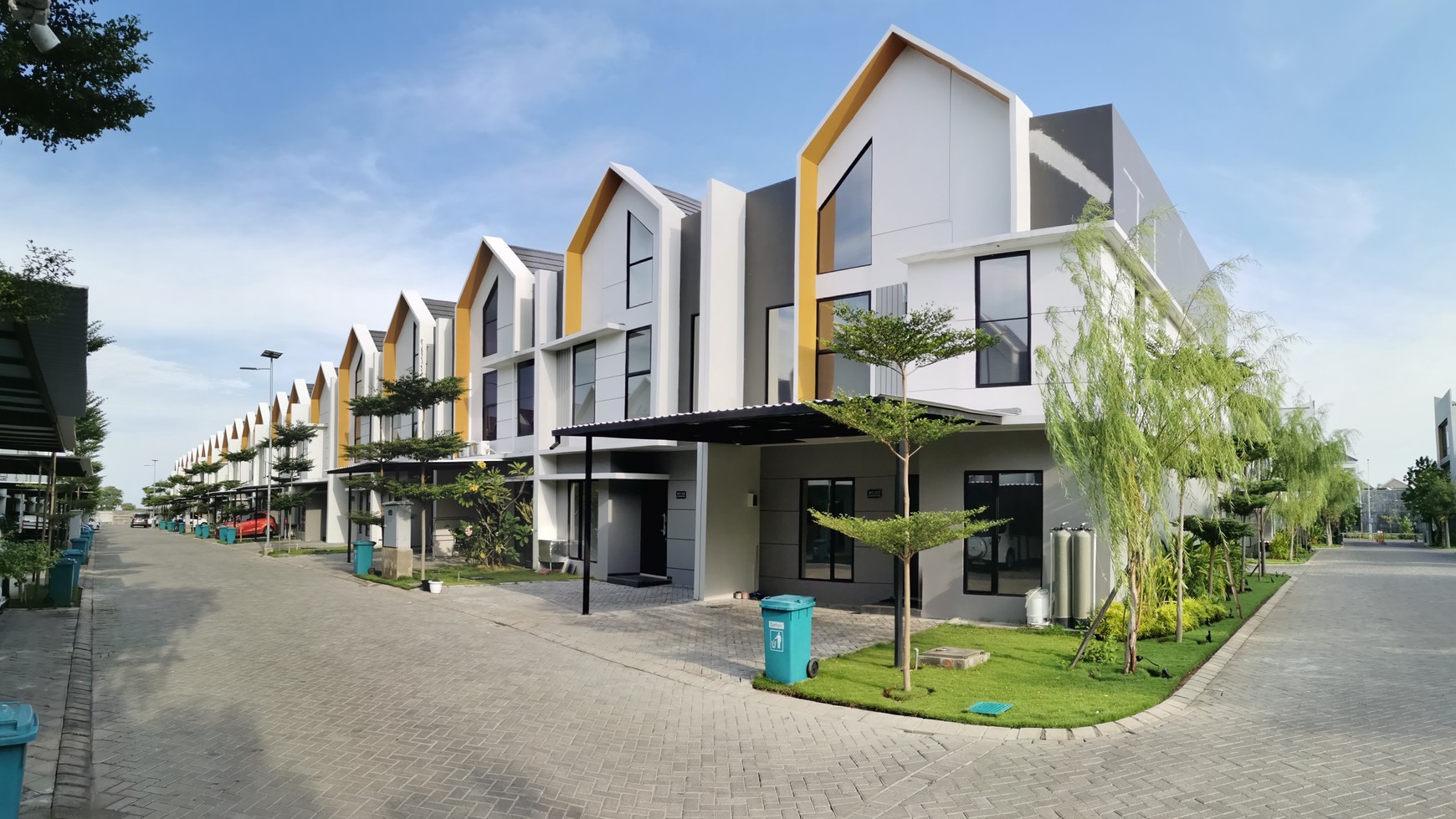 Rumah Baru Semi Furnished Siap Huni SHM Surabaya Timur 