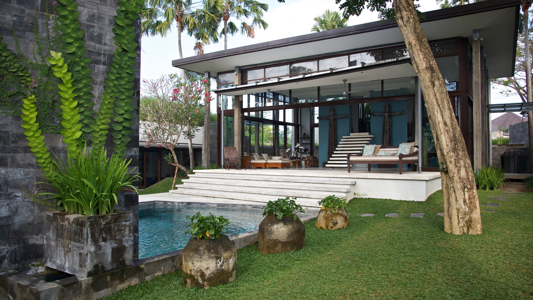 Freehold - Luxury 5 Bedroom Villa in Pantai Nelayan, Canggu