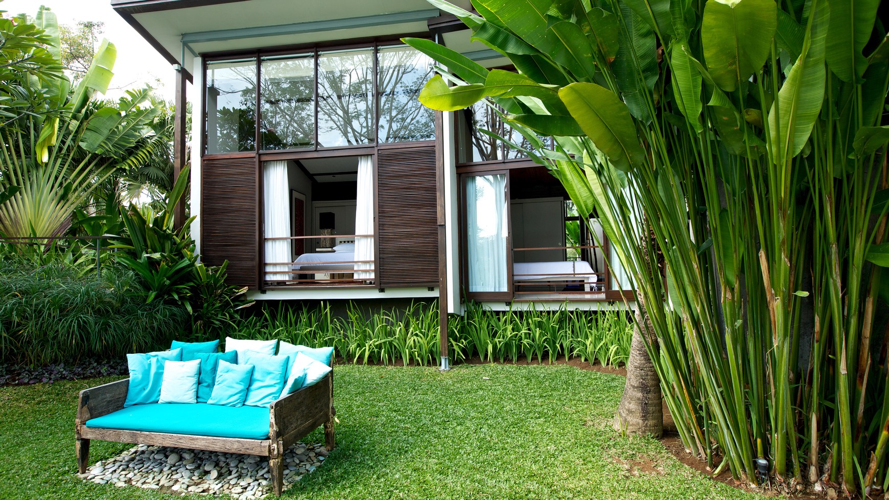 Freehold - Luxury 5 Bedroom Villa in Pantai Nelayan, Canggu