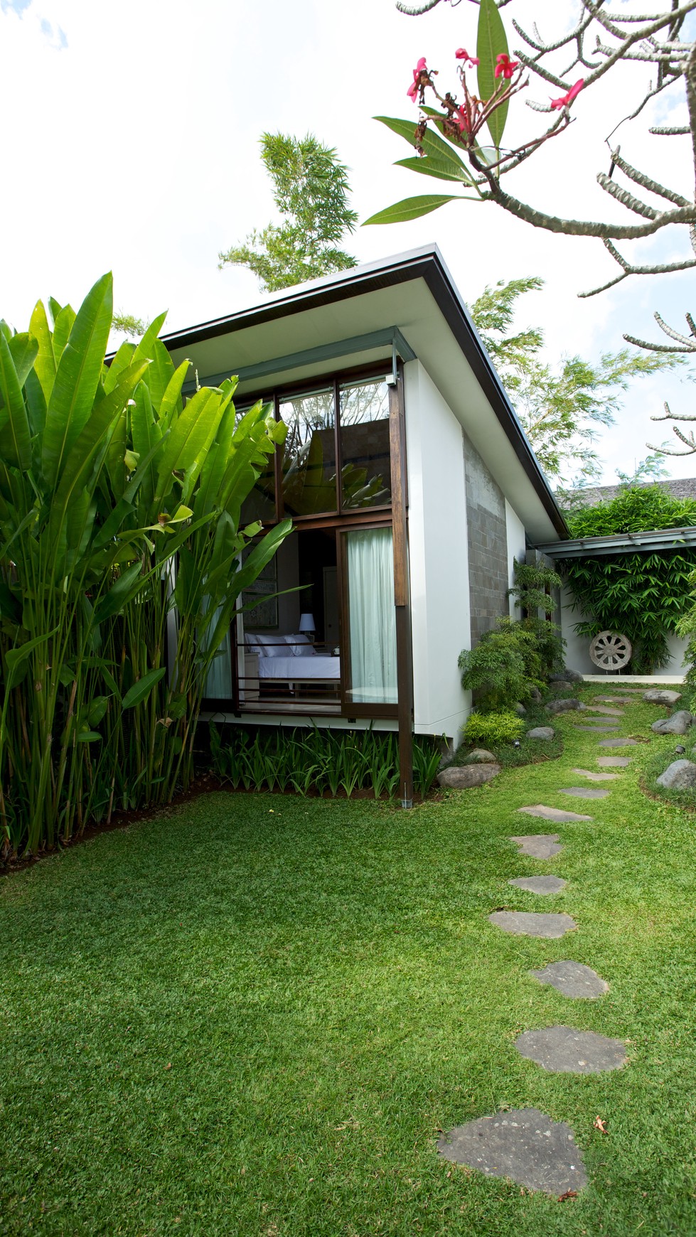 Freehold - Luxury 5 Bedroom Villa in Pantai Nelayan, Canggu