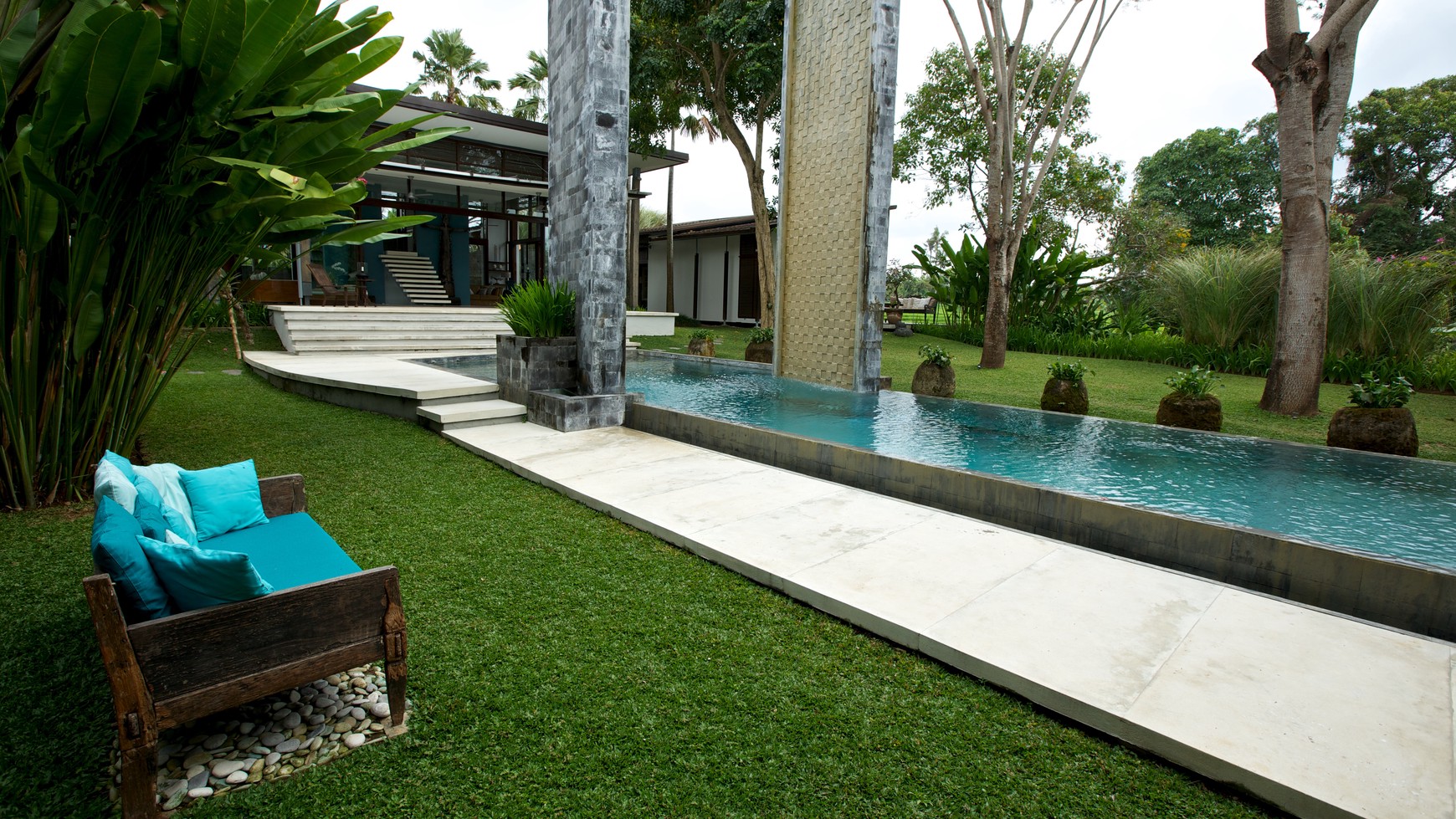 Freehold - Luxury 5 Bedroom Villa in Pantai Nelayan, Canggu