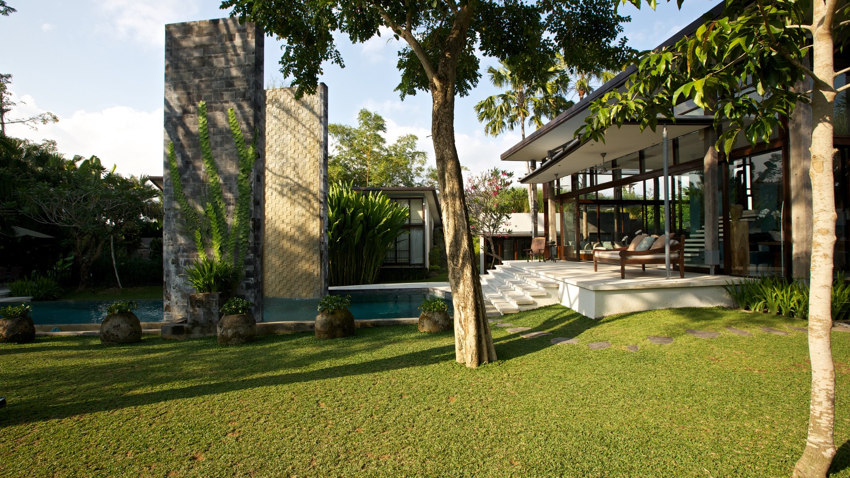 Freehold - Luxury 5 Bedroom Villa in Pantai Nelayan, Canggu