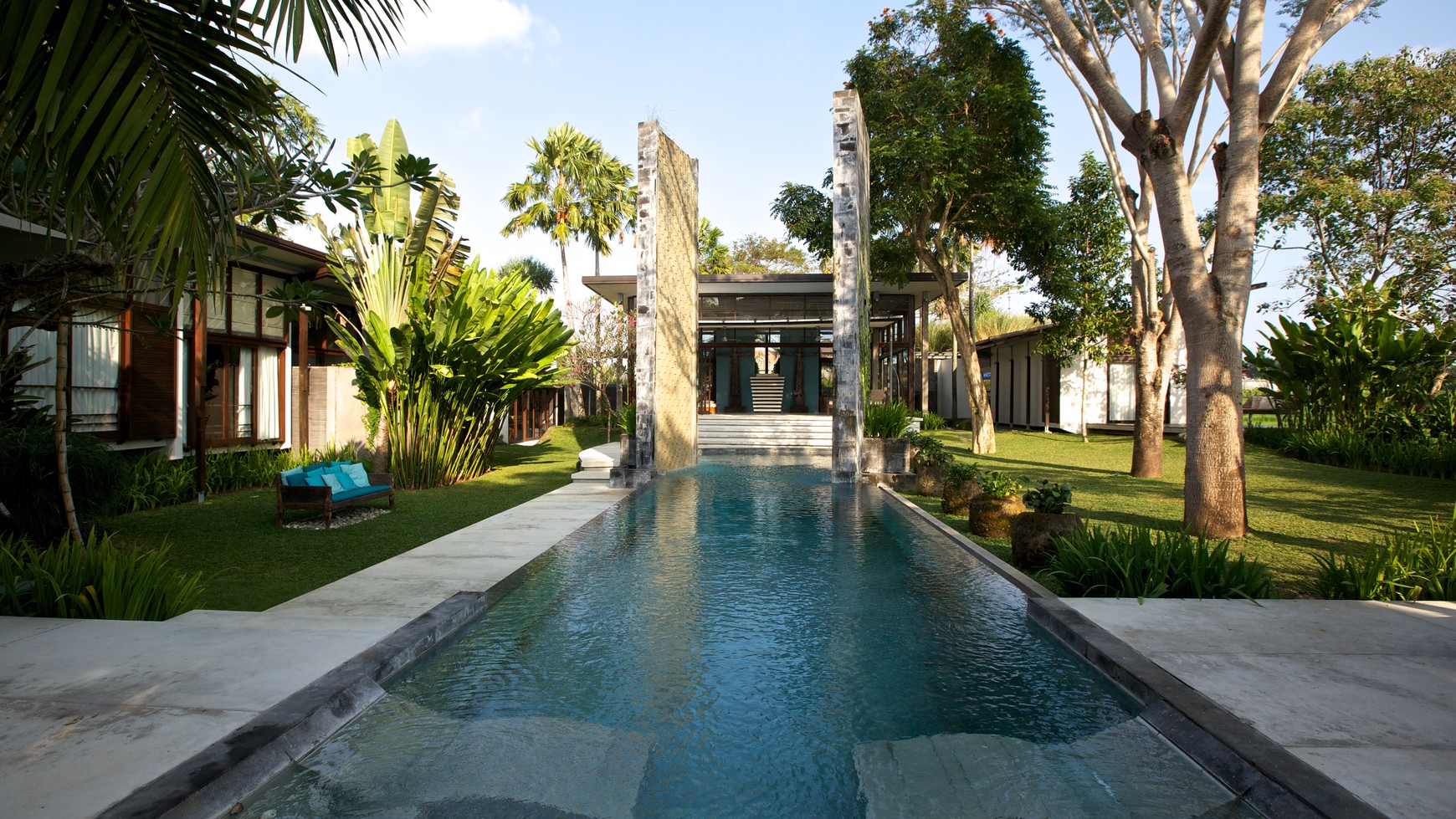 Freehold - Luxury 5 Bedroom Villa in Pantai Nelayan, Canggu