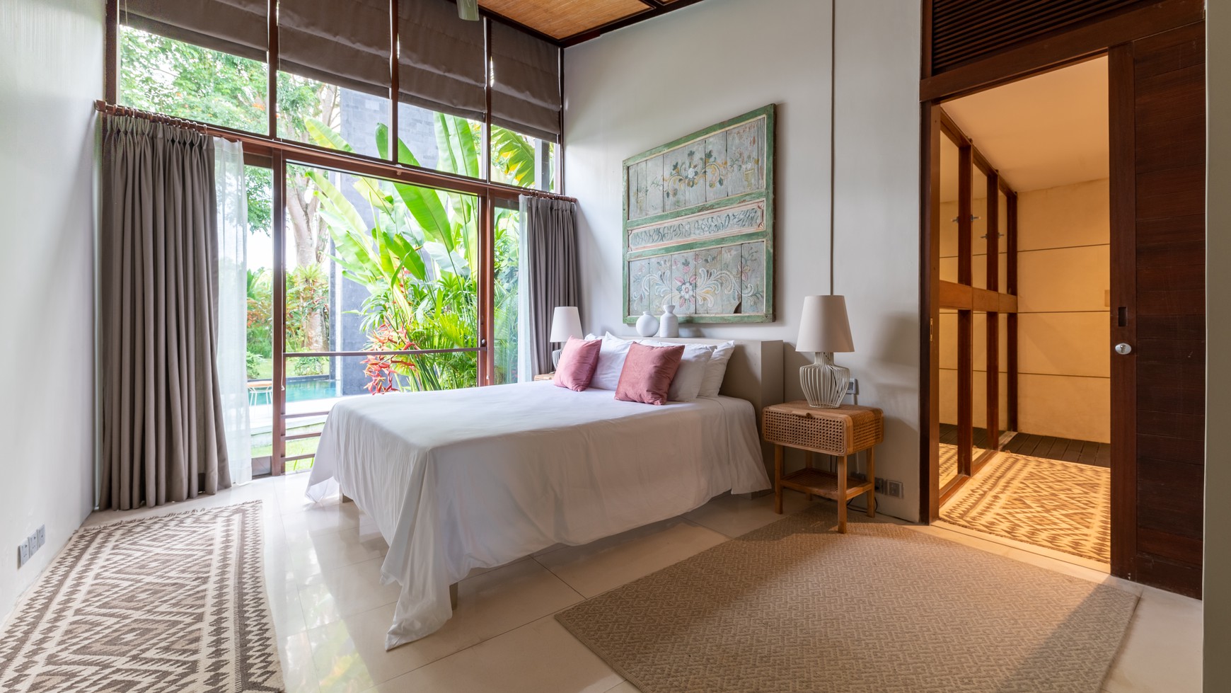 Freehold - Luxury 5 Bedroom Villa in Pantai Nelayan, Canggu