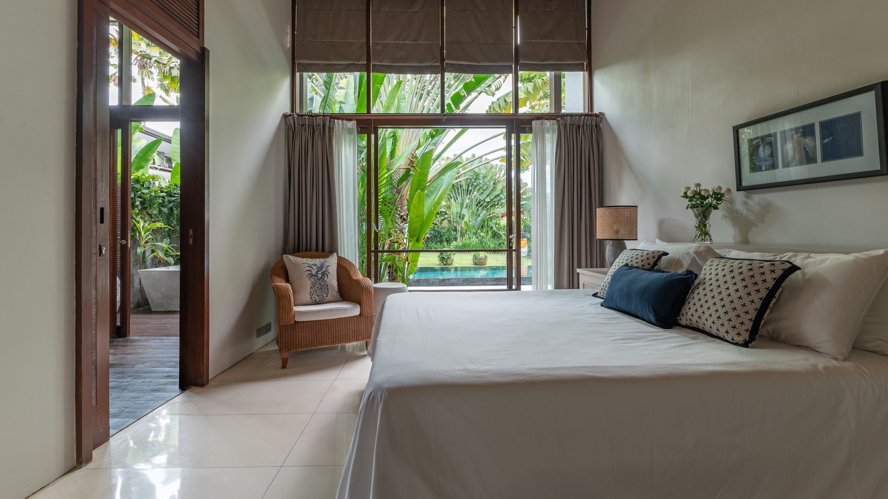 Freehold - Luxury 5 Bedroom Villa in Pantai Nelayan, Canggu