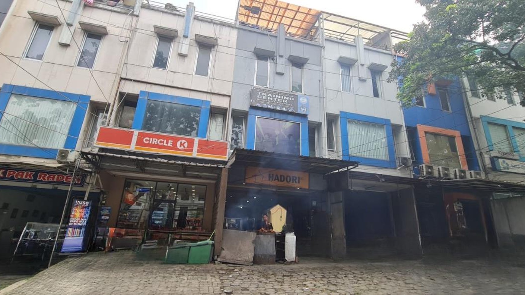 Ruko 3 lantai di jalan Lemah Neundeut Bandung