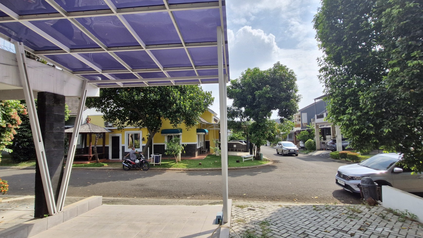 Rumah Siap Huni  di Dalam Cluster Kota Wisata Cibubur  