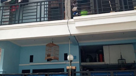 Rumah 2 Lantai di Jalan Setro Baru: Hunian Nyaman dan Modern di Lokasi Strategis