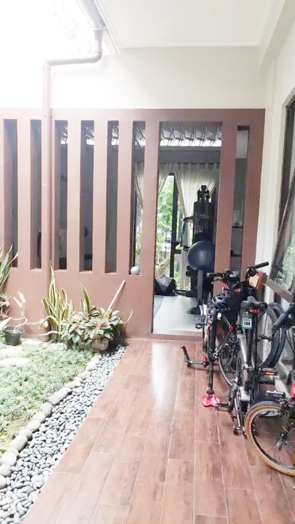 Rumah Hoek di Kebayoran Bintaro Sektor 7