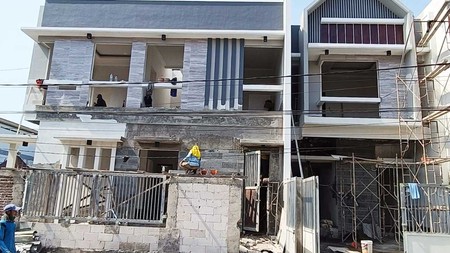 Rumah Baru Gress di Tenggilis Tengah Surabaya Selatan, 2 Lantai, Minimalis