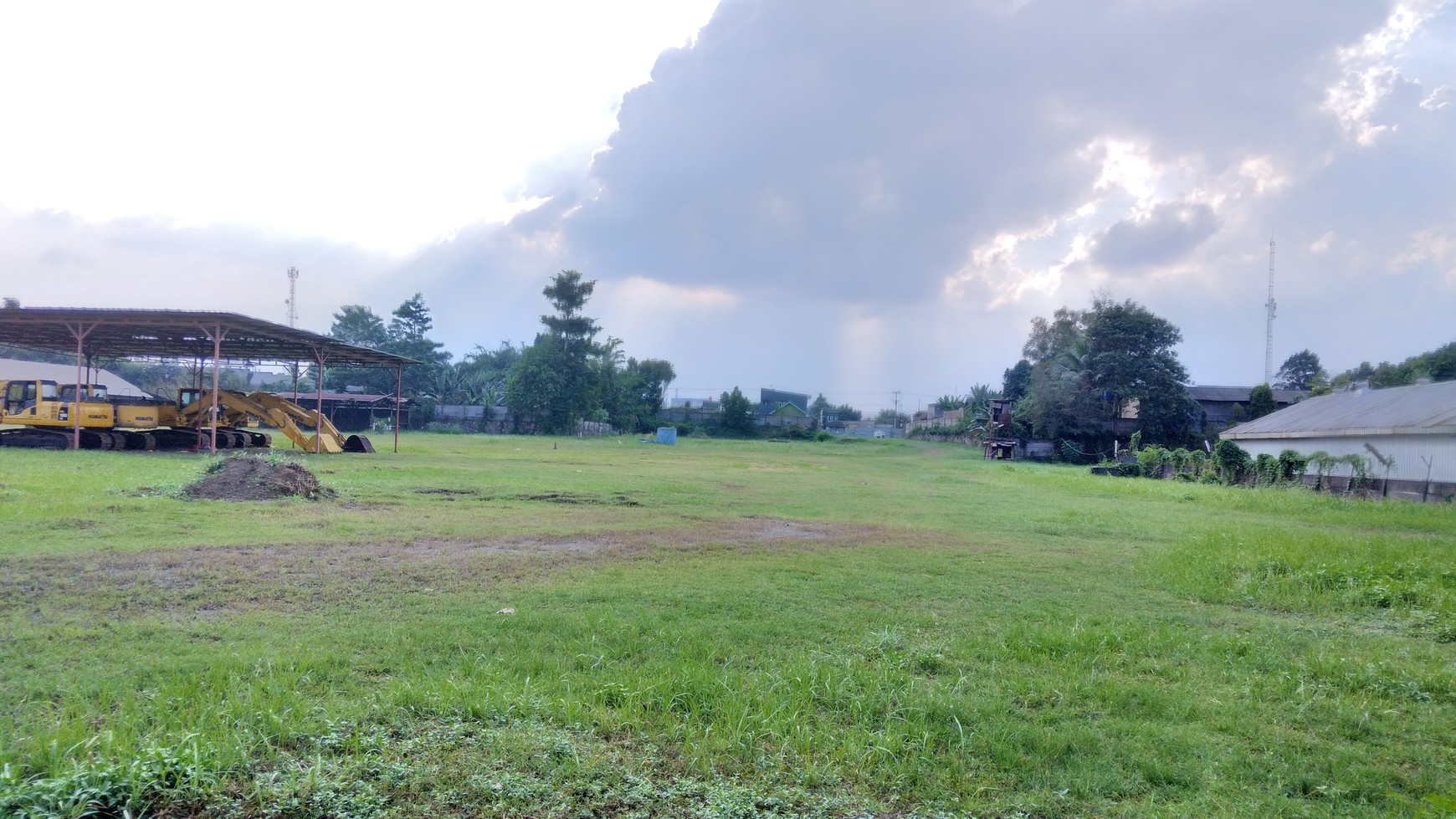 Tanah Di Naragong pinggir jalan raya untuk gudang bisa truk 40 fit