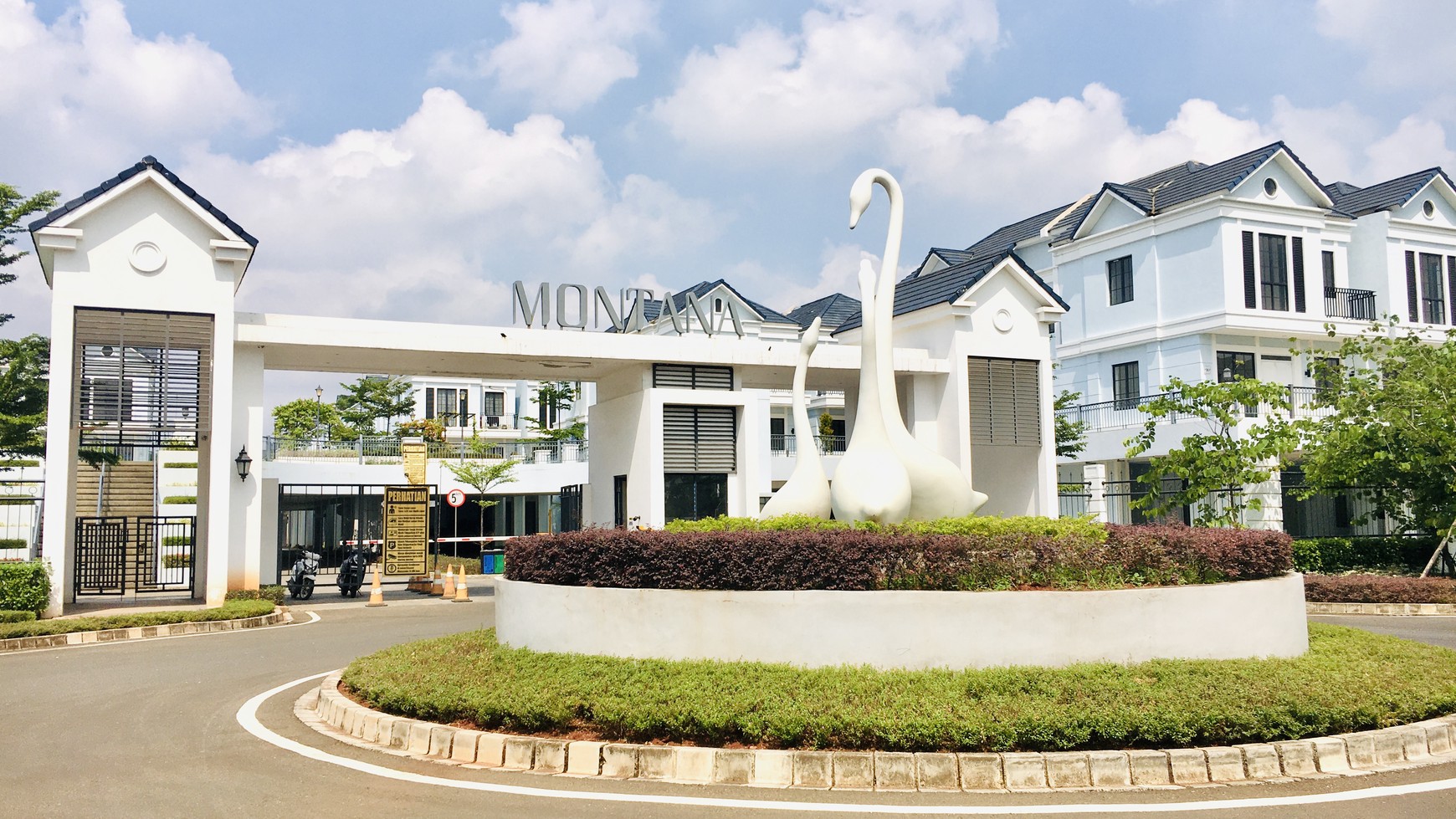 Dijual Rumah di Lavon Swan City, Cluster Montana, Tangerang Banten