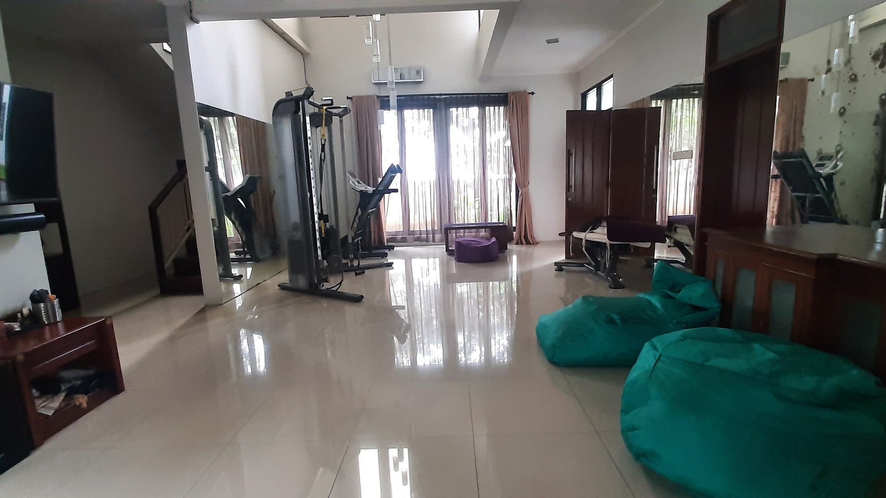 Rumah Keren Diarea Bintaro Jaya Sektor 9, Dekat Stasiun KA & Toll