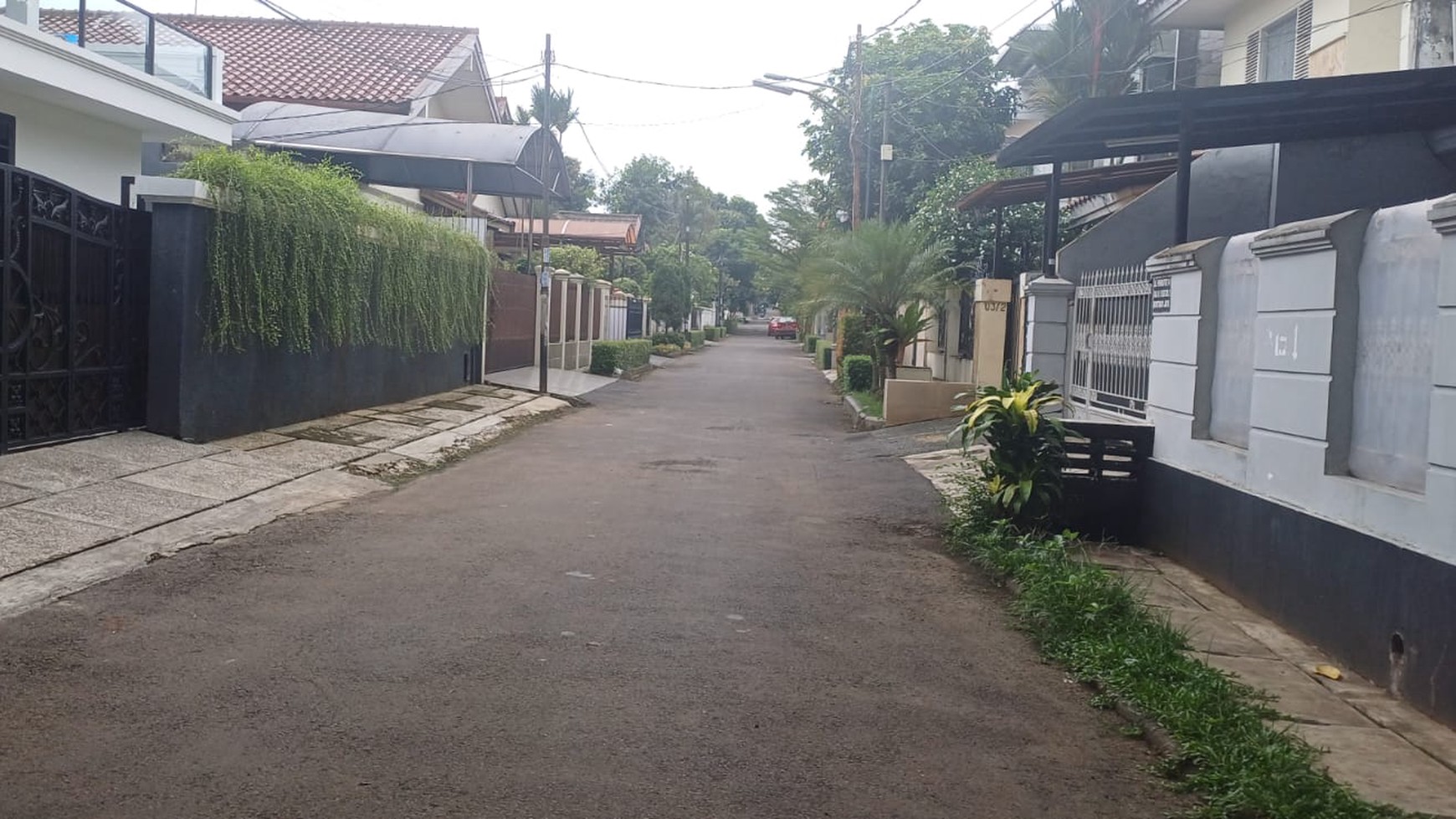 Rumah Lokasi Strategis dengan Halaman Luas @Bintaro