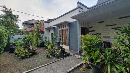 Rumah dengan Bangunan Kokoh dan Strategis @Jatipadang, Pasar Minggu