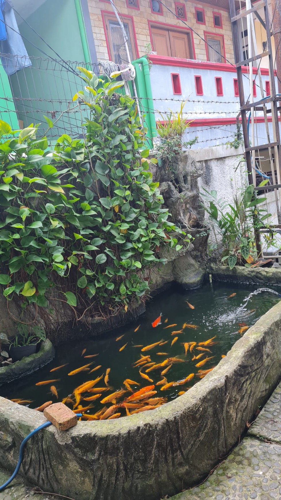 Rumah dengan Bangunan Kokoh dan Strategis @Jatipadang, Pasar Minggu