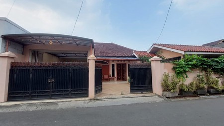 Rumah Lokasi Strategis dengan Halaman Luas @Rempoa