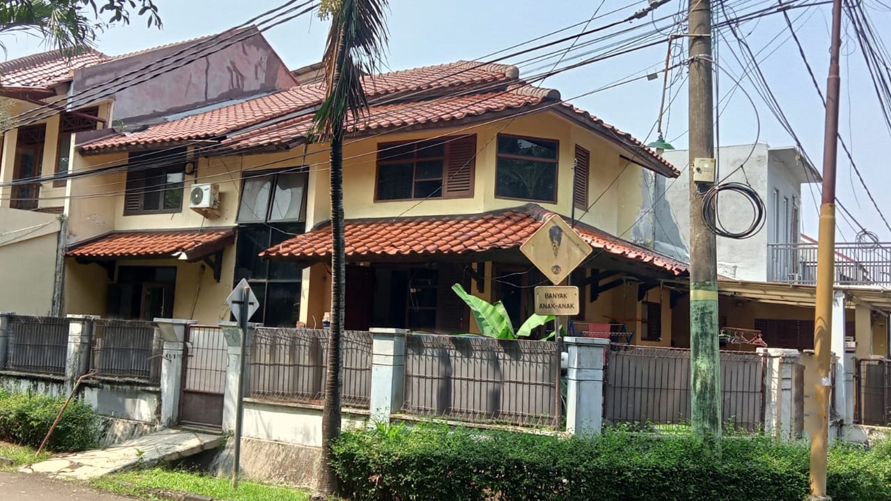 Rumah Hitung Tanah dan Lokasi Strategis @Bintaro