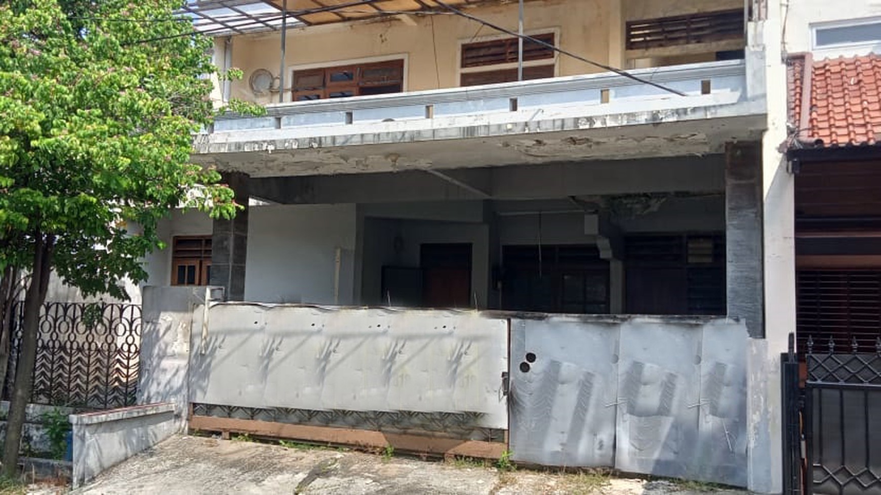 Rumah Hitung Tanah dengan Kondisi Apa Adanya @Bintaro