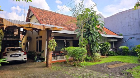 Dijual Rumah Suasana Asri Lokasi Strategis di Cilandak Jakarta Selatan