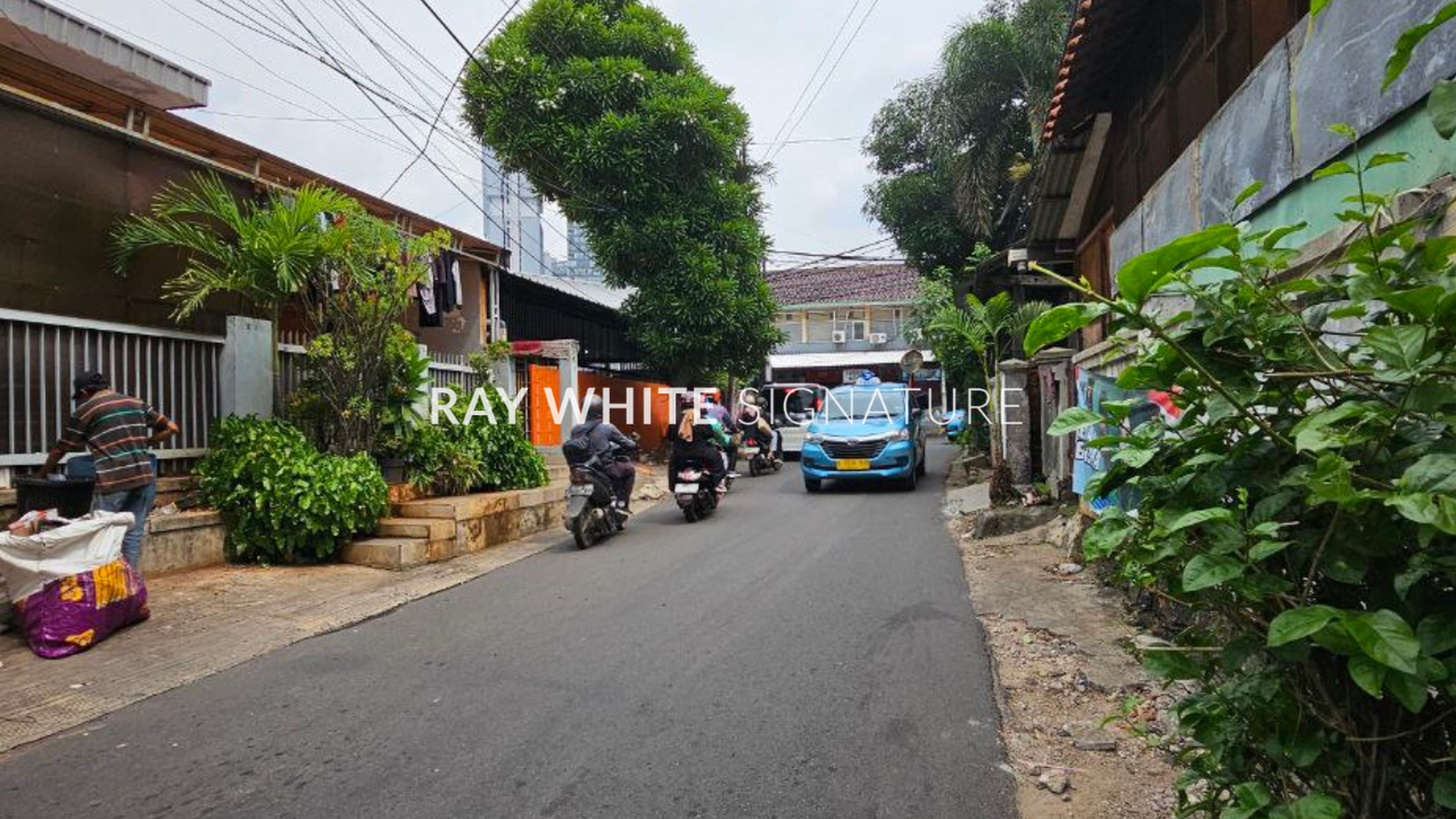 Dijual Rumah Tua Jl Guru Mughni di Tengah Gatsu, Mega Kuningan dan Dr Satrio