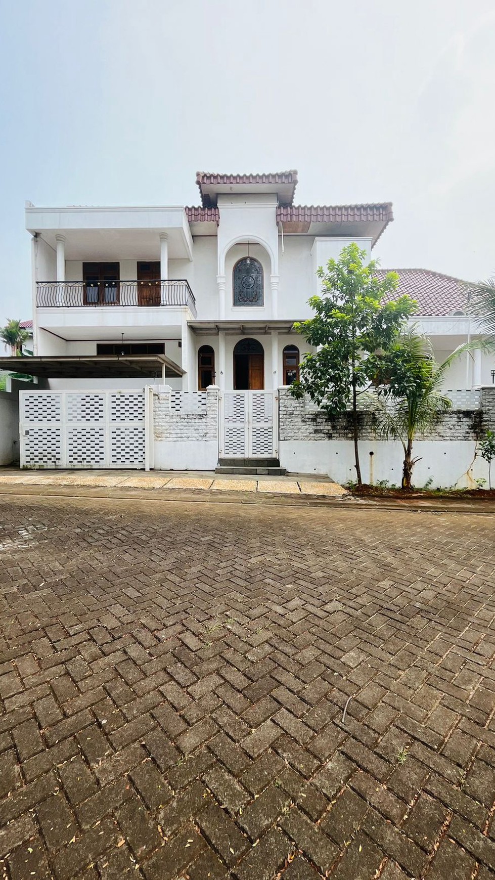 Dijual Rumah Raffles Hills Cibubur