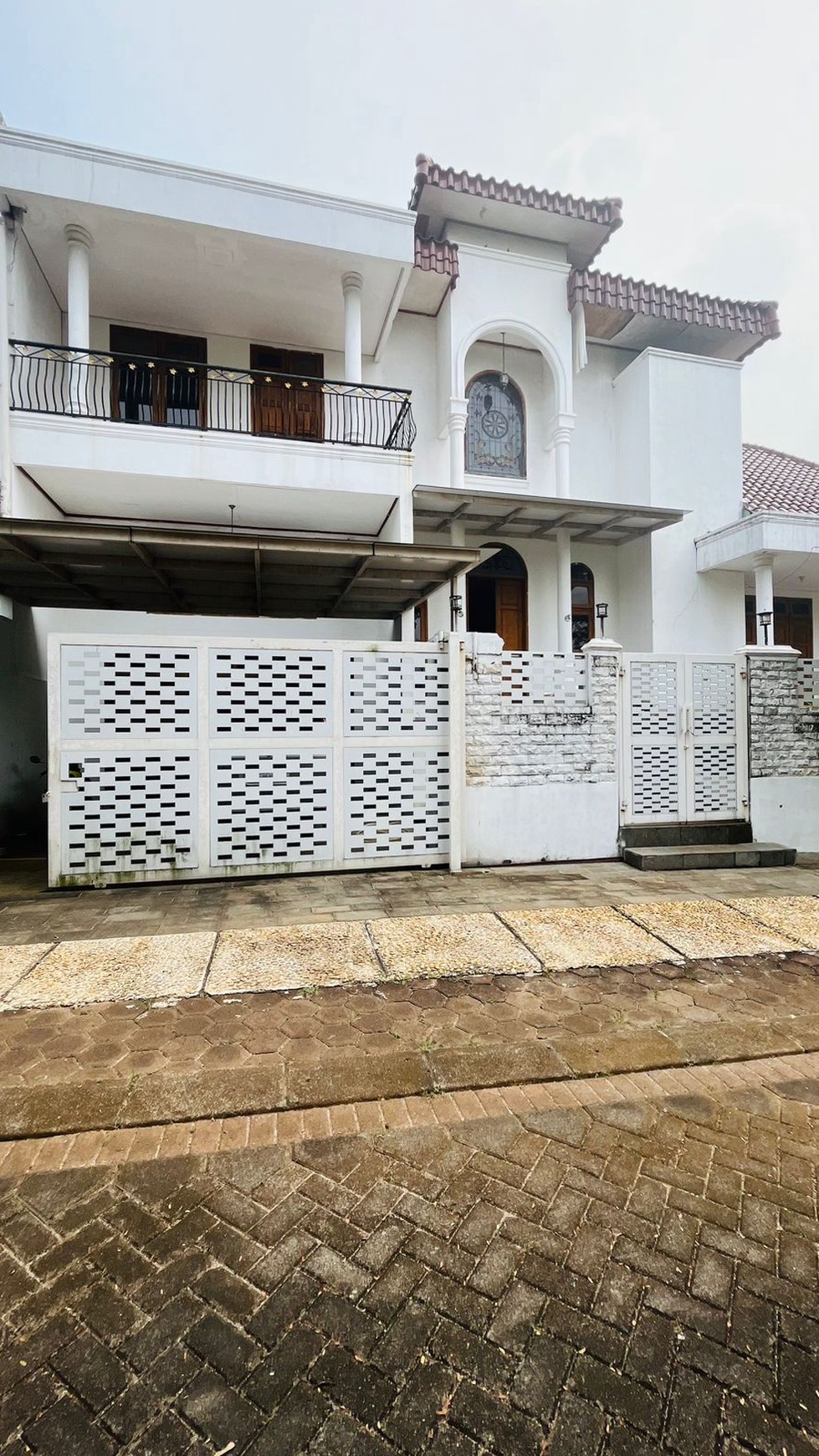 Dijual Rumah Raffles Hills Cibubur