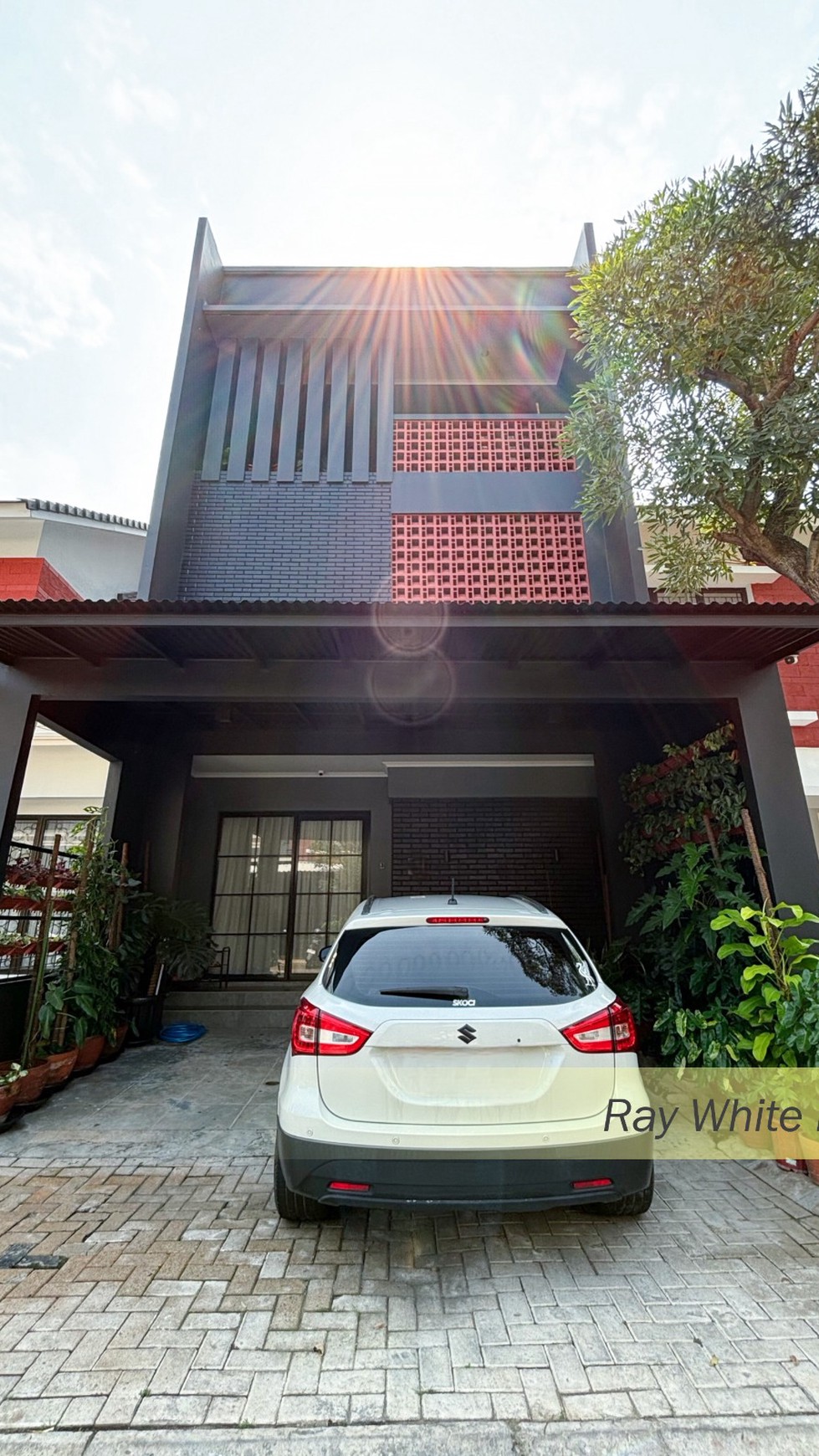 RUMAH BRAND NEW INDUSTRIAL DESIGN DALAM CLUSTER ELDORA GRAHA RAYA, TANGERANG SELATAN