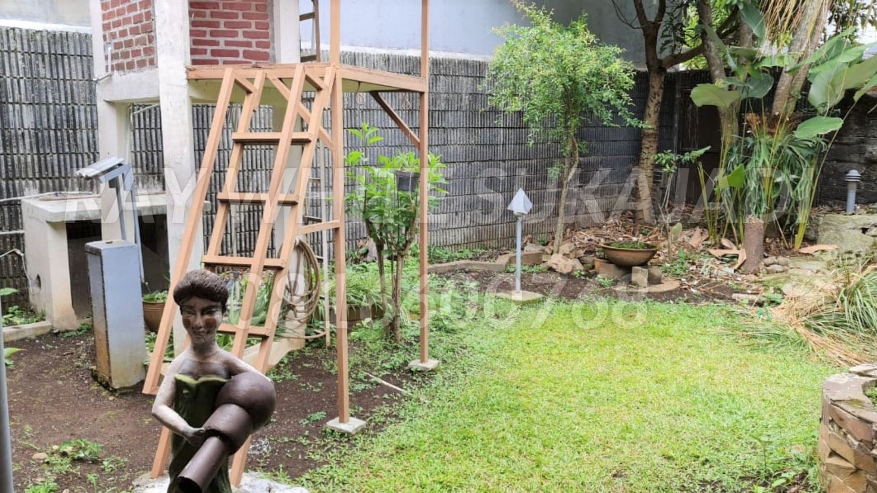 Rumah Tinggal Nyaman di Dalam Kompleks, Cimahi 