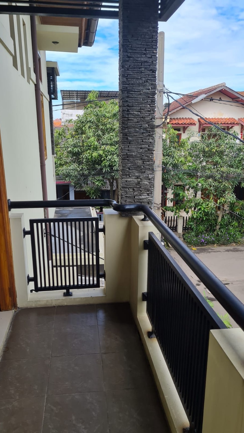 Dijual Rumah Hook Asri, Terawat Siap huni di Jl. Plered Raya, Bandung