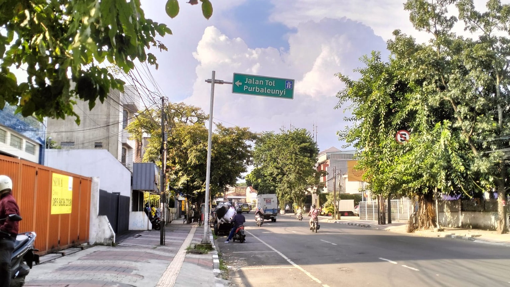 GEDUNG DI JALAN RAYA KOPO IMANUEL MAINROAD