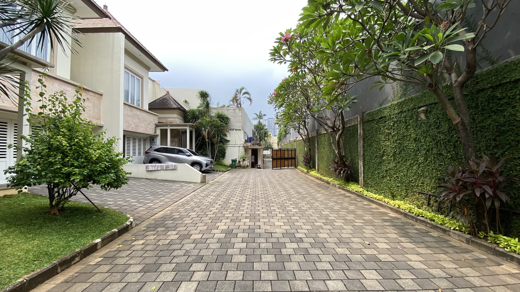 Rumah Modern Minimalist di Pejaten, Jakarta Selatan